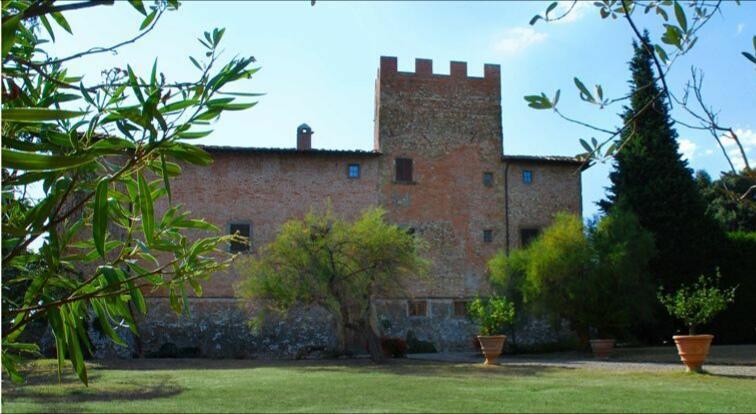 Отель Castello Di Tavolese Чертальдо Экстерьер фото