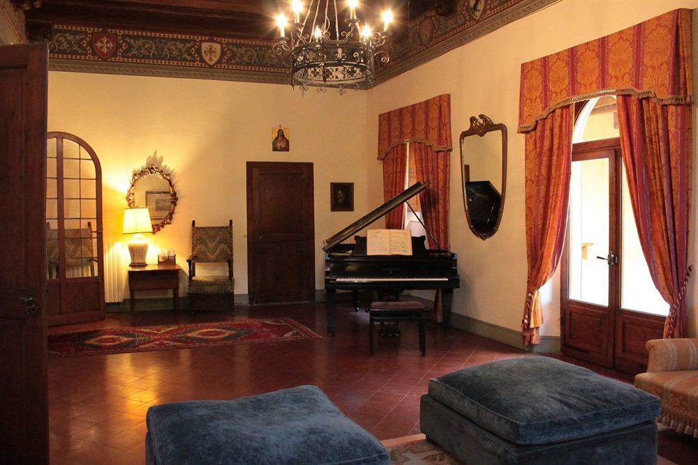 Отель Castello Di Tavolese Чертальдо Экстерьер фото